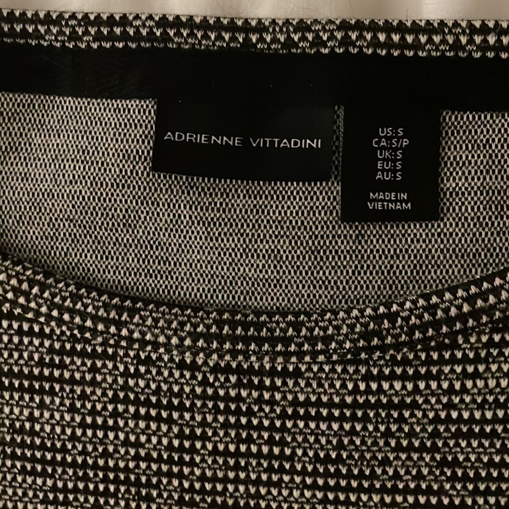 ADRIENNE VITTADINI tweed texture pull over dress. Front pockets. - Picture 3 of 4